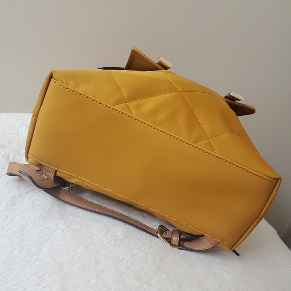 Tommy hilfiger backpack 🎒 - Picture 6 of 12